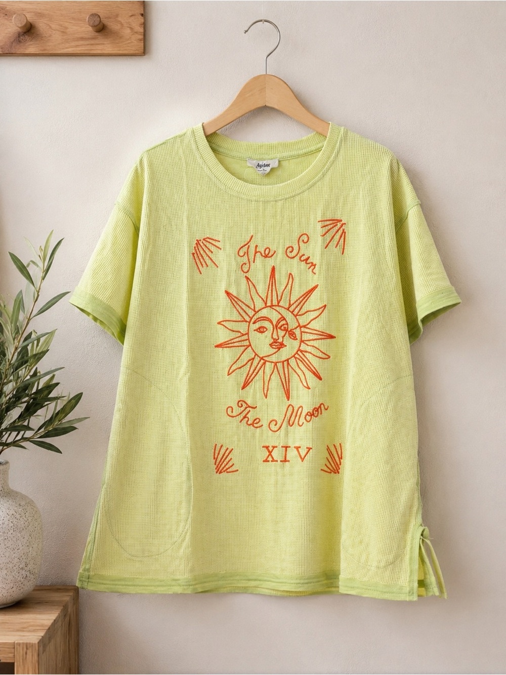 Blue Velvet “The Sun The Moon XIV” Waffle Knit Top – NWT – Size Medium